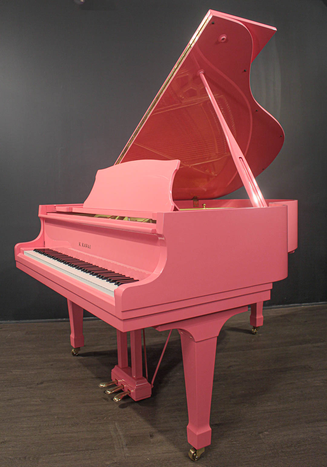 Pink grand piano outlet