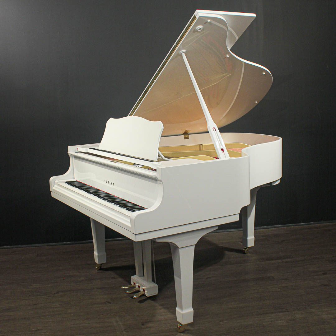 Yamaha G2 5'7'' Grand Piano Polished White | Grand Pianos