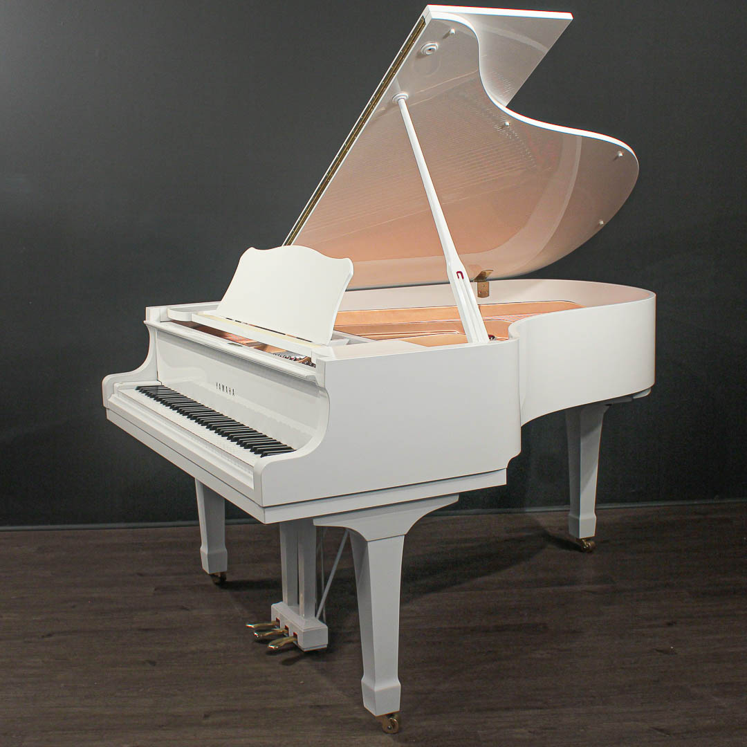 Yamaha G3 6' Grand Piano Polished White | Coloratura Series