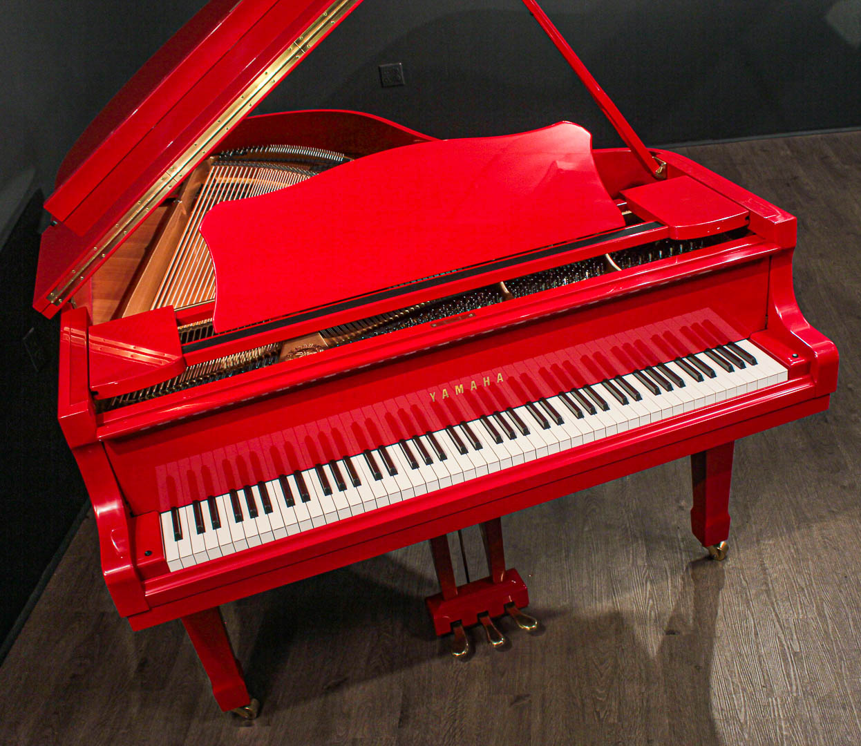 Yamaha 6' Grand Piano Polished Red G3 | Grand Pianos