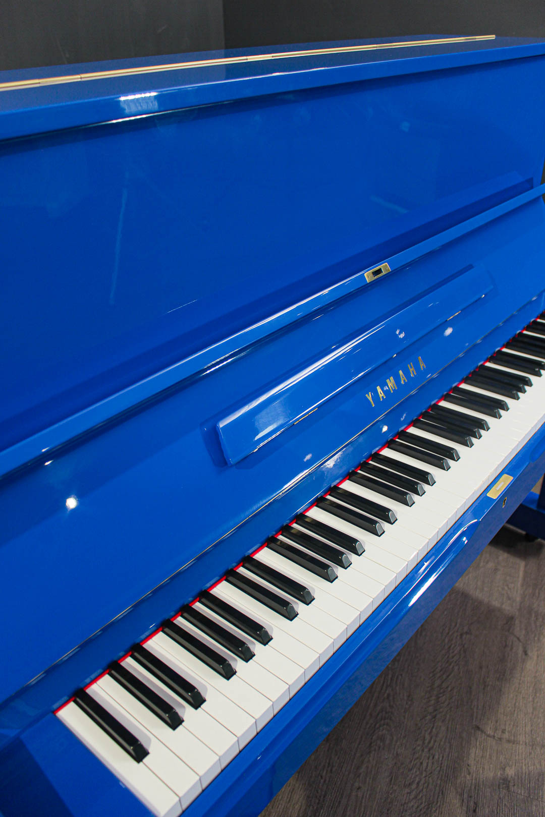 Yamaha U1 48'' Studio Upright Piano True Blue Upright Pianos